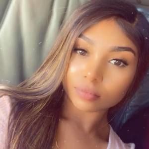 Meet your Posher, Kiary